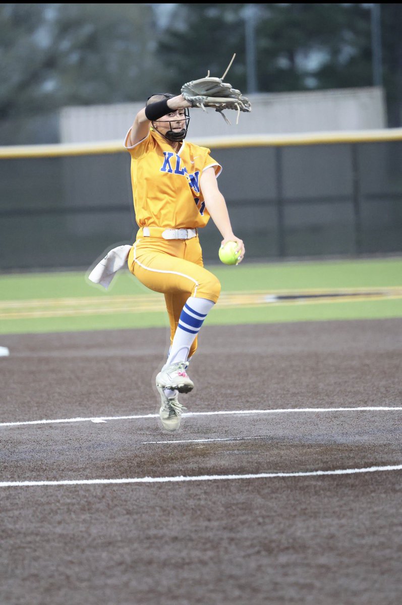 JSchultz55's tweet photo. @MadilynSchultz9 & @KleinSoftball take on Tomball Memorial @TheMothersh1p !!!
6:15pm
#Mad$
#BuiltDifferent
#The11TrainIsComingDownTheTracks
#HereComesTheBuzzSaw
#TheFireman
#SchultzMafia
@ELP_Pitching
@sloanwalker1
@Randy_Ocho_Cero
@IG_National2728 https://t.co/5feJ6zOVpn