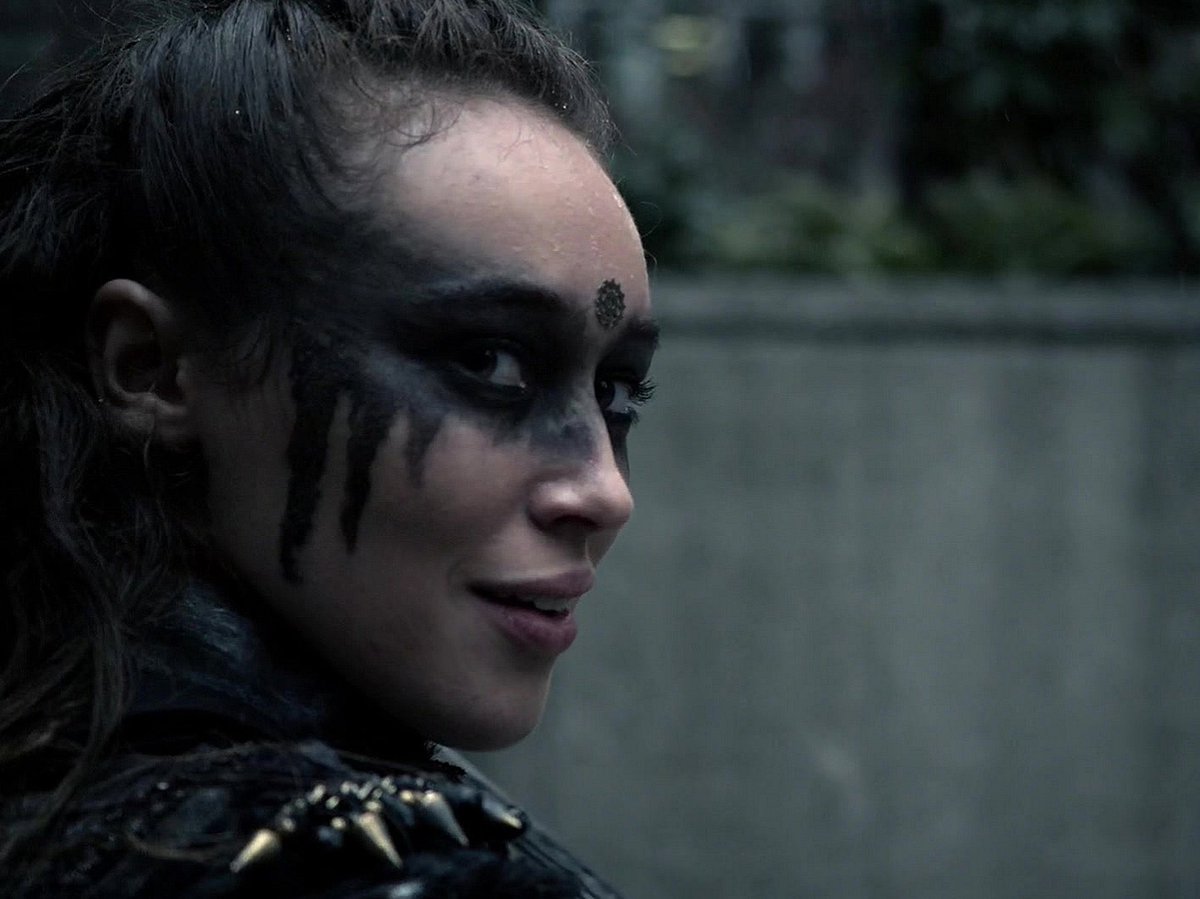 Ormlycia's tweet photo. Only Lexa could make this kind of entrance after making us all cry for her https://t.co/KBOLFH0UY5