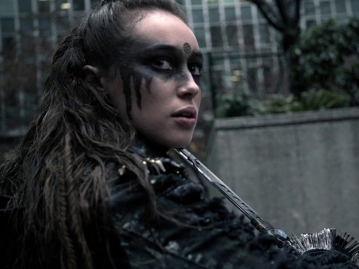 Ormlycia's tweet photo. Only Lexa could make this kind of entrance after making us all cry for her https://t.co/KBOLFH0UY5