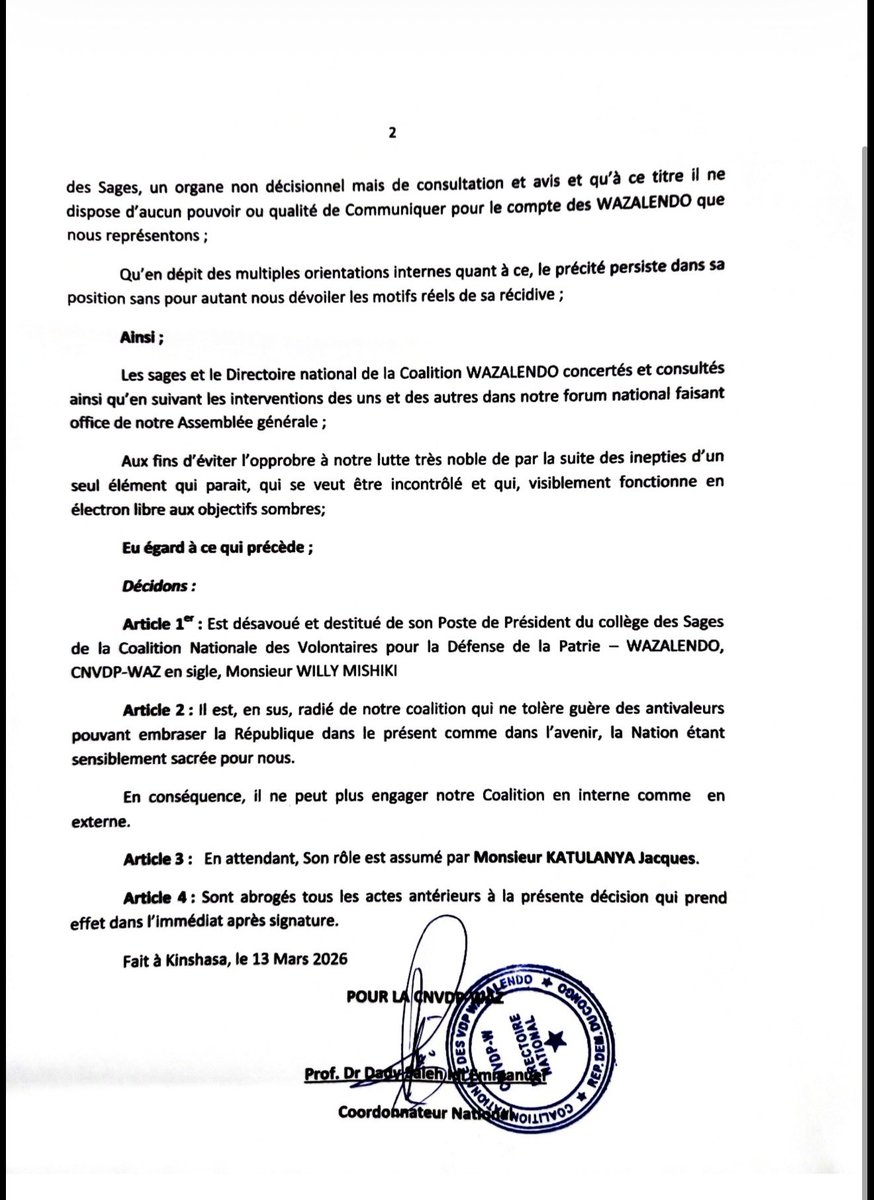 YvesBuya1's tweet photo. #RDC 🇨🇩 : la coalition Wazalendo destitue et radie Willy Mishiki

La Coalition nationale des volontaires pour la défense de la patrie – Wazalendo (CNVDP-WAZ) a annoncé la destitution et la radiation de Willy Mishiki de ses rangs. La décision est contenue dans une note officielle signée à Kinshasa le 13 mars 2026.

Dans ce document, la coalition indique avoir désavoué l’ancien président du Conseil des sages, l’accusant d’avoir tenu des déclarations publiques « incendiaires » et contraires aux orientations de l’organisation. Les responsables du mouvement estiment que ces prises de position ont été faites sans consultation du directoire national ni des instances de la coalition.

La CNVDP-WAZ évoque notamment des propos attribués à Willy Mishiki lors d’une intervention sur TV5 Monde le 11 mars 2026, dans lesquels il aurait affirmé que des combattants Wazalendo s’étaient organisés depuis le Parc national des Virunga pour reprendre la ville de Goma et qu’ils se trouvaient près du territoire de Nyiragongo.

Selon la coalition, ces déclarations sont jugées inexactes et susceptibles de porter atteinte à la crédibilité de leur lutte, menée dans le contexte de la guerre dans l’est de la République démocratique du Congo.

En conséquence, la décision annonce que Willy Mishiki ne peut plus engager la coalition, ni en interne ni à l’externe. En attendant la désignation d’un nouveau titulaire, les fonctions du Conseil des sages seront assurées par Jacques Katulanya.

La CNVDP-WAZ affirme fonder sa démarche sur l’appel à la mobilisation patriotique lancé par le président Félix Tshisekedi face à ce qu’elle qualifie d’agression contre la République démocratique du Congo
@michombero