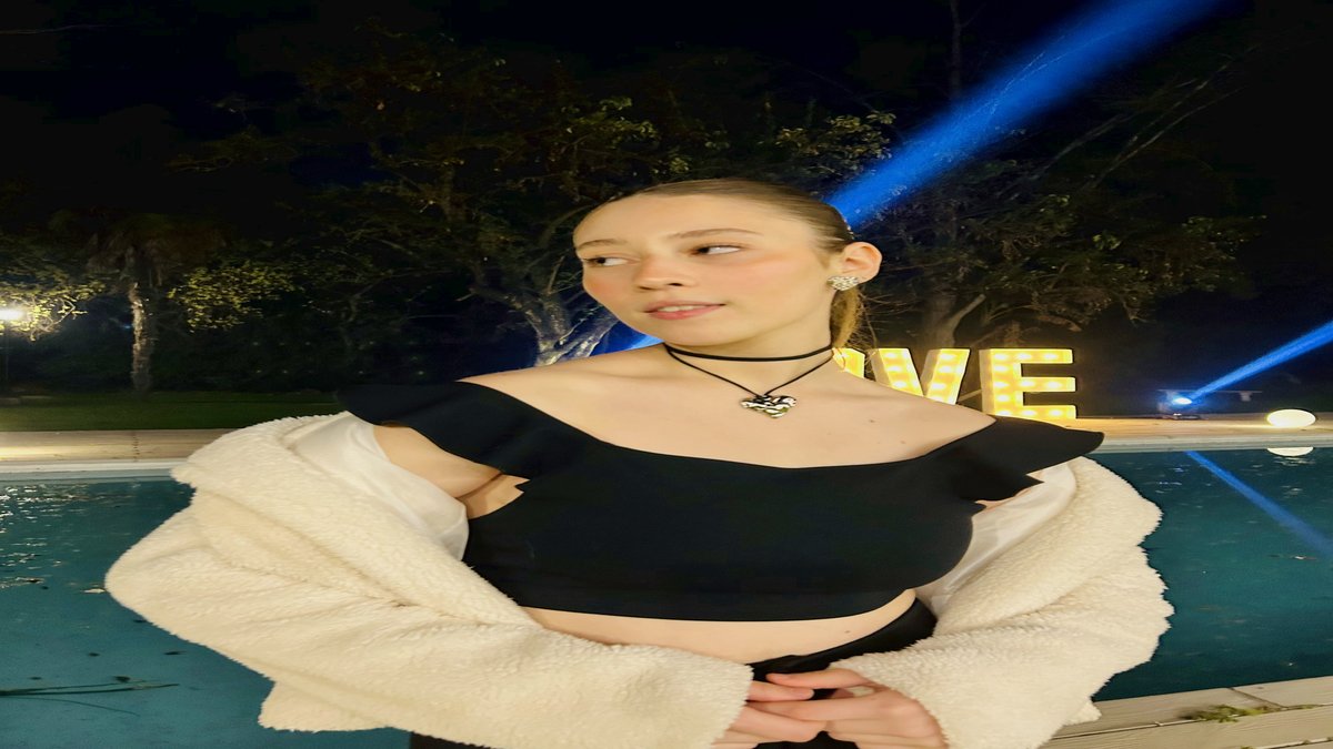 GarfieldW66686's tweet image. Moonlit splash, then off to cause some chaos 😏💦 #NightShift #PoolsideEnergy #RollOut