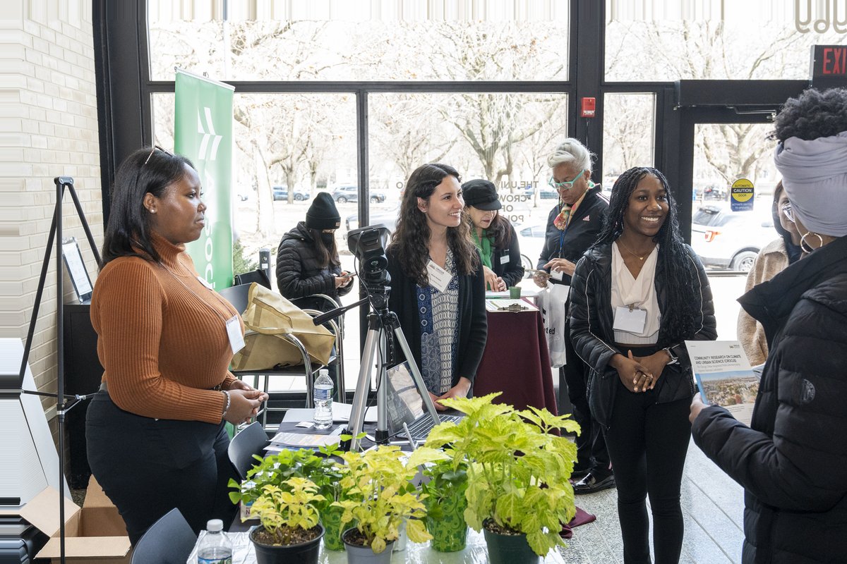 UChicago Civic Engagement tweet media