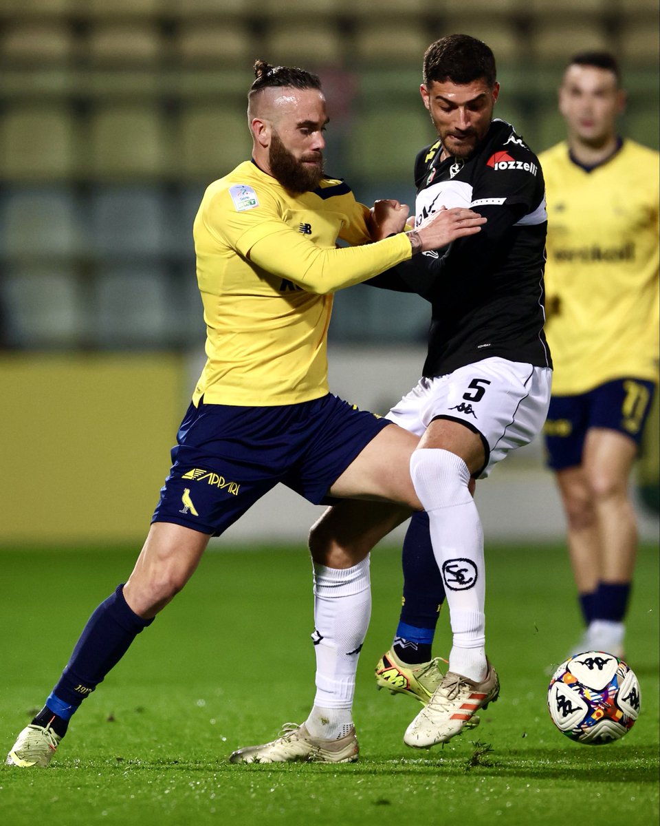Modena_FC_1912's tweet photo. ๐ก๐ตโธ๏ธ #ModSpe 1-0 | Avanti dopo i primi 45 ๐
#DaiGialli #Modna https://t.co/1YnMRH2hlL