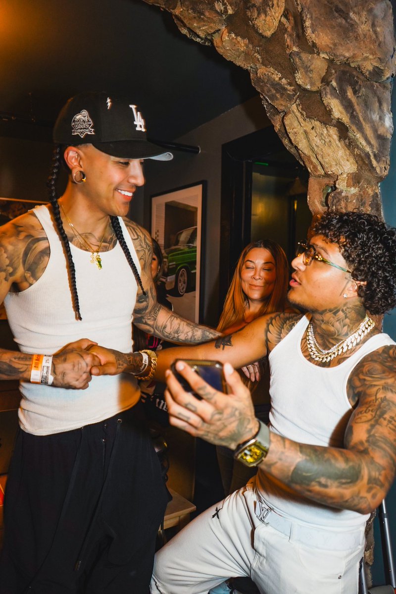 Devour Up! tweet media