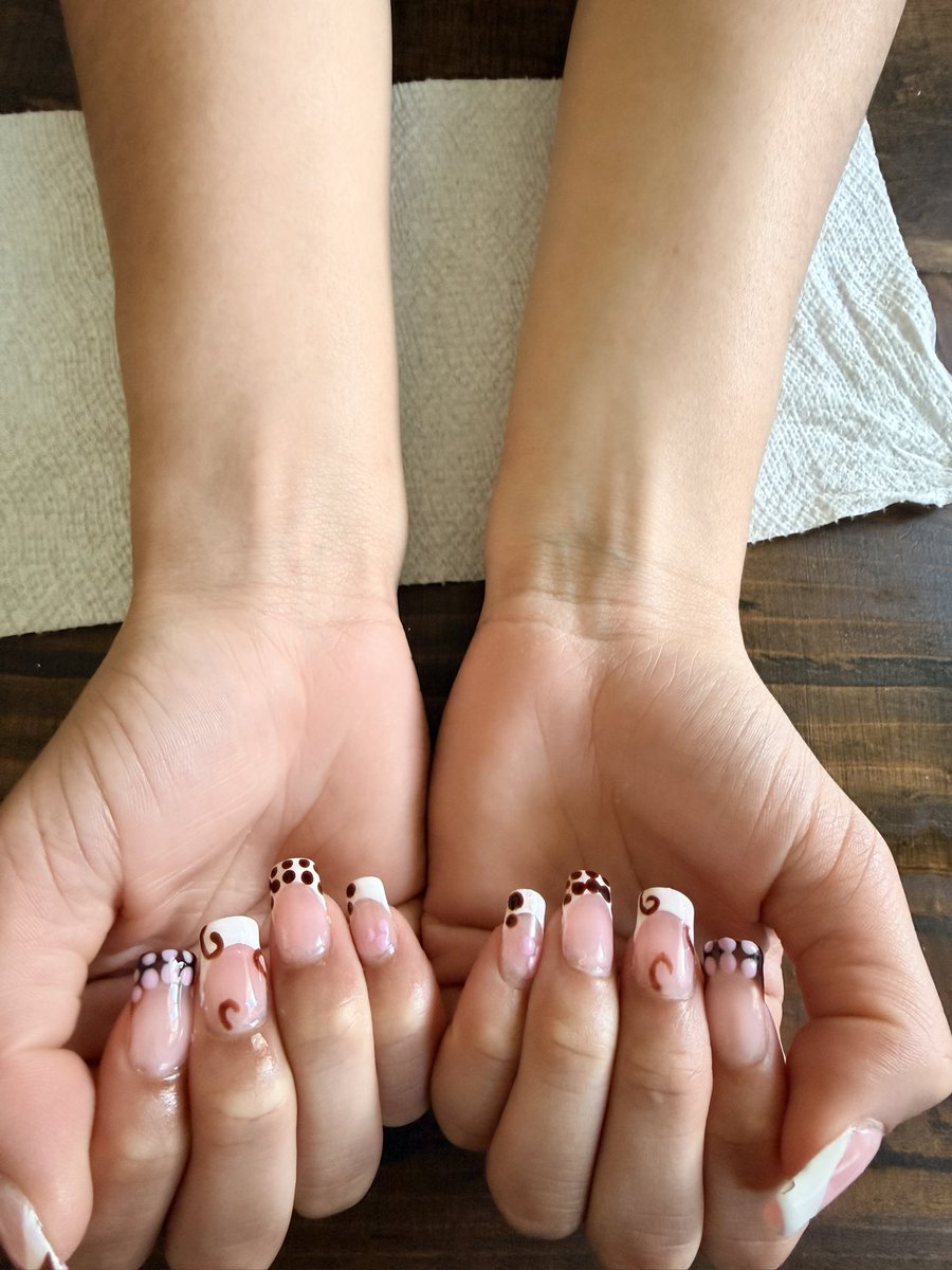 h0neyw0lf's tweet photo. In my nail tech bag 💅🍬 https://t.co/fgNwczB2KX