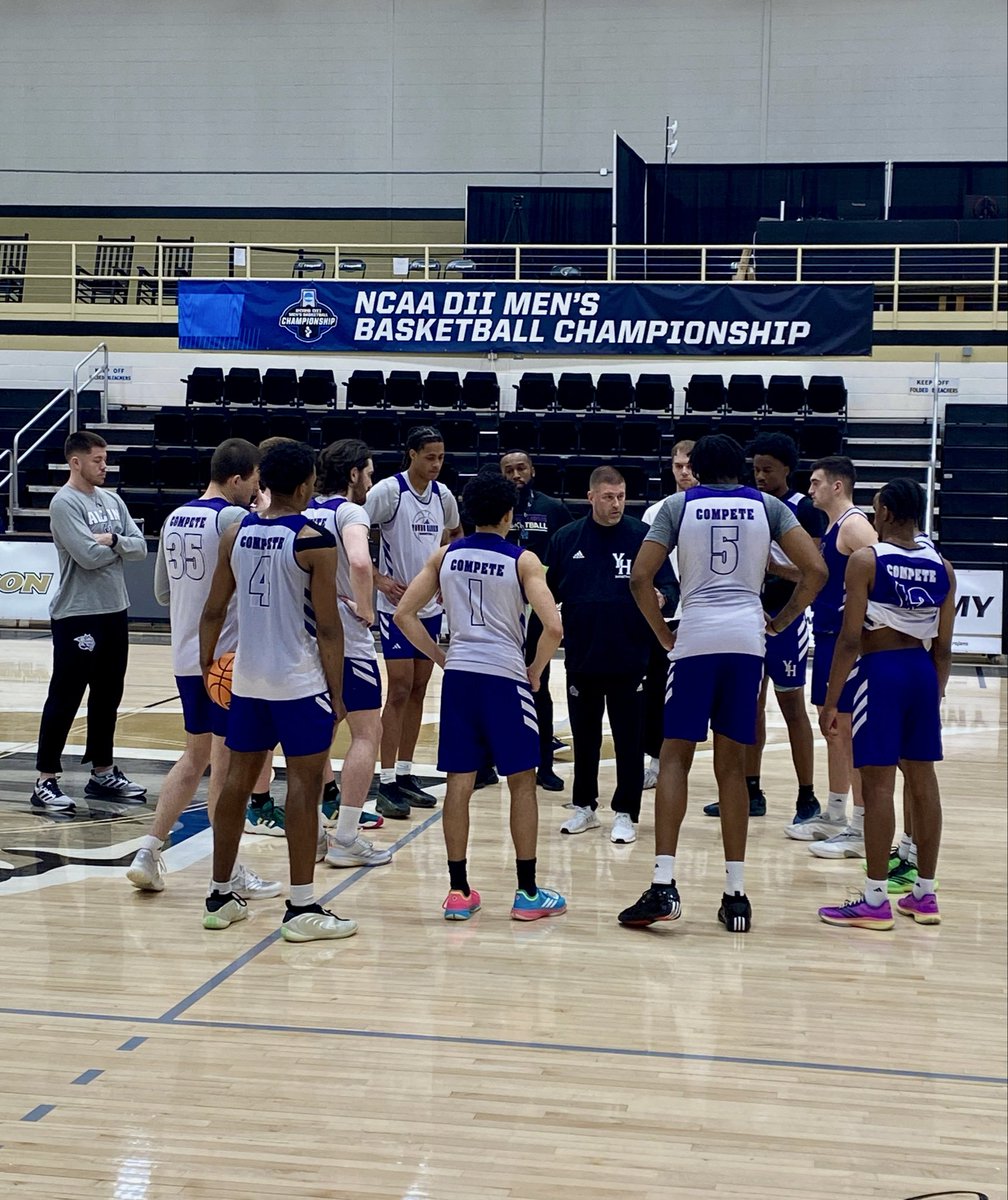 Young Harris Basketball tweet media