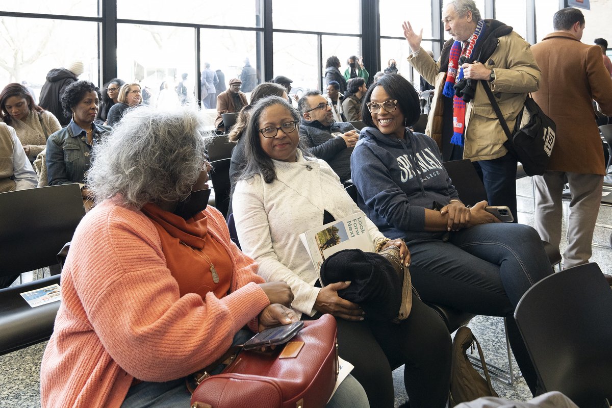 UChicago Civic Engagement tweet media