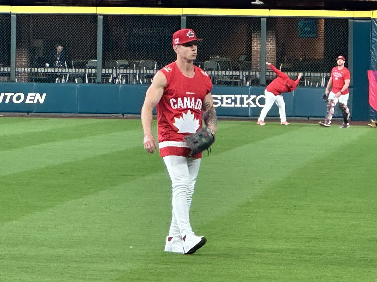 Hazel Mae tweet media