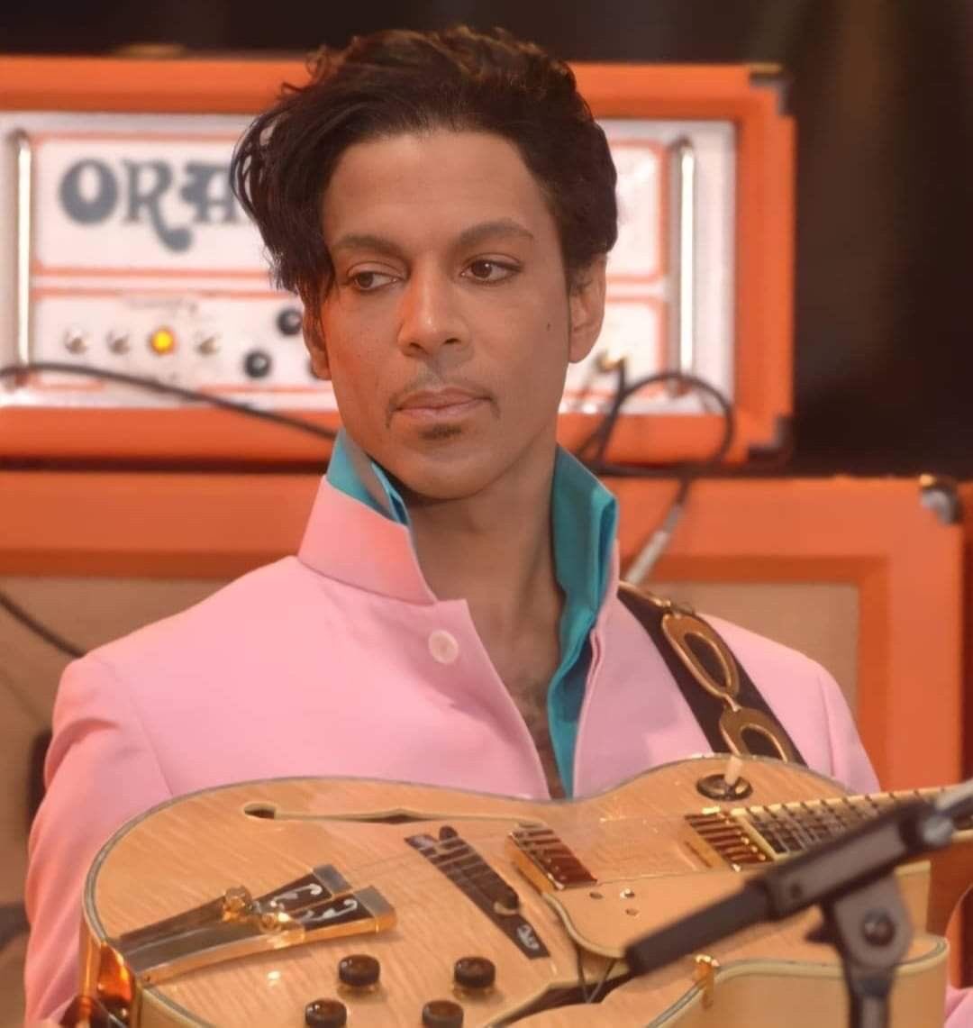 Eroticcity319's tweet photo. #PRINCE4EVER 💜 https://t.co/a7cDtH9HoG