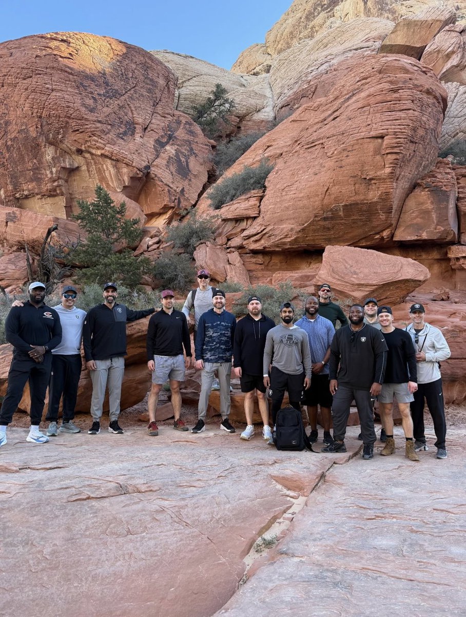 Some of the Raiders coaches with Klint Kubiak and front office personnel with John Spytek hiked Red Rock Canyon today 🏴‍☠️🏴‍☠️🏴‍☠️