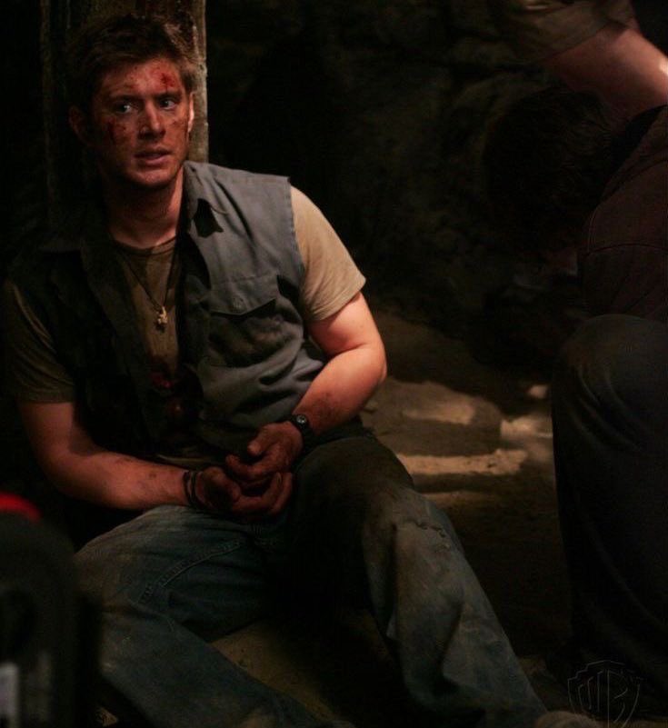 jensenakgae's tweet photo. I might need to watch wendigo again to get a better look at this outfit https://t.co/VRmKf1spRK