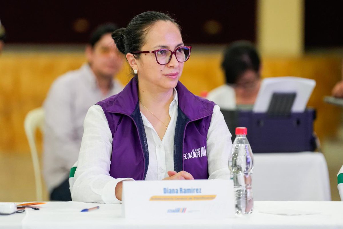 Fortalecemos las políticas públicas en beneficio de la ciudadanía.
En Naranjal, la ministra <a href="/natalymorillos/">Nataly Morillo Solórzano</a> participó junto a la vicepresidenta <a href="/mjpintoec/">María José Pinto 🇪🇨 Ecuador</a> y ministros del eje social en el Gabinete del Sector Social. 
Revisamos avances, compromisos y nuevas acciones para el país.