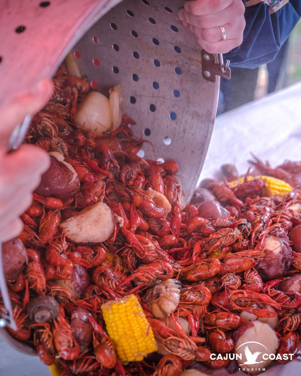 Crawfish season on the Cajun Coast. Stand around the pot, peel, talk, eat, repeat. The most social meal in the South is happening right now.
#MyCajunCoast #FeedYourSoul #CajunCoast #MysticallyBeautiful
