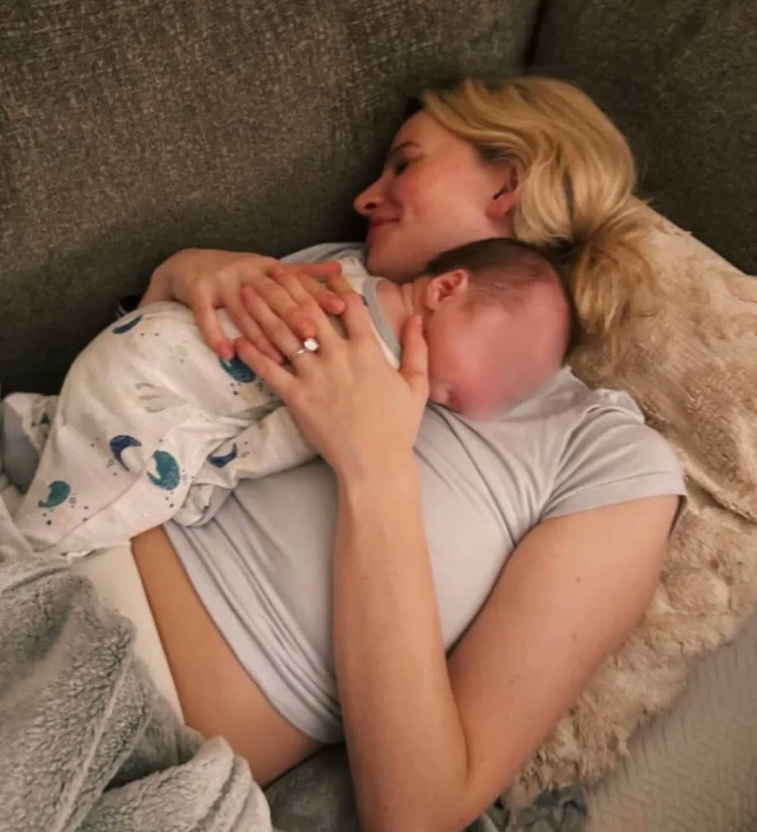 BoozeyBeauty tweet media