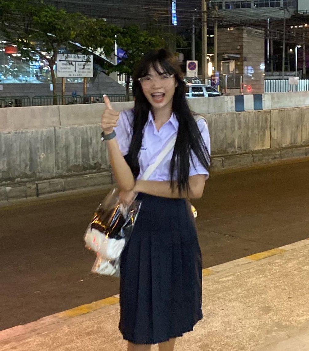 FFHBLUEE's tweet photo. 🤓 https://t.co/BFKGuAACev