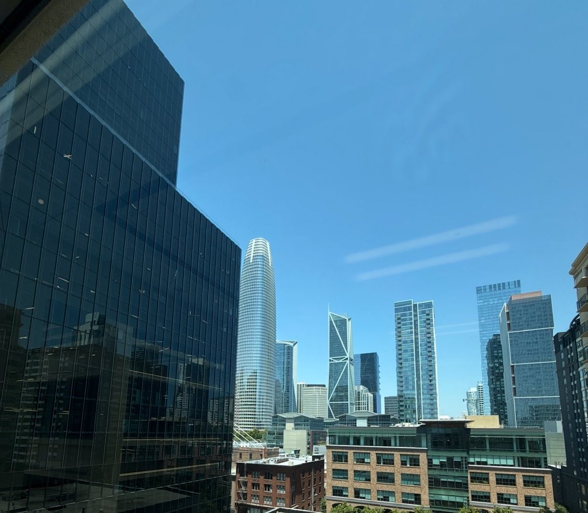 RoyalRager's tweet image. Surrounded by tech bros but every time I look out at this office view, I’m grateful for the grind that got me here HOYAAA #CLASSOF2020 #SF #AI