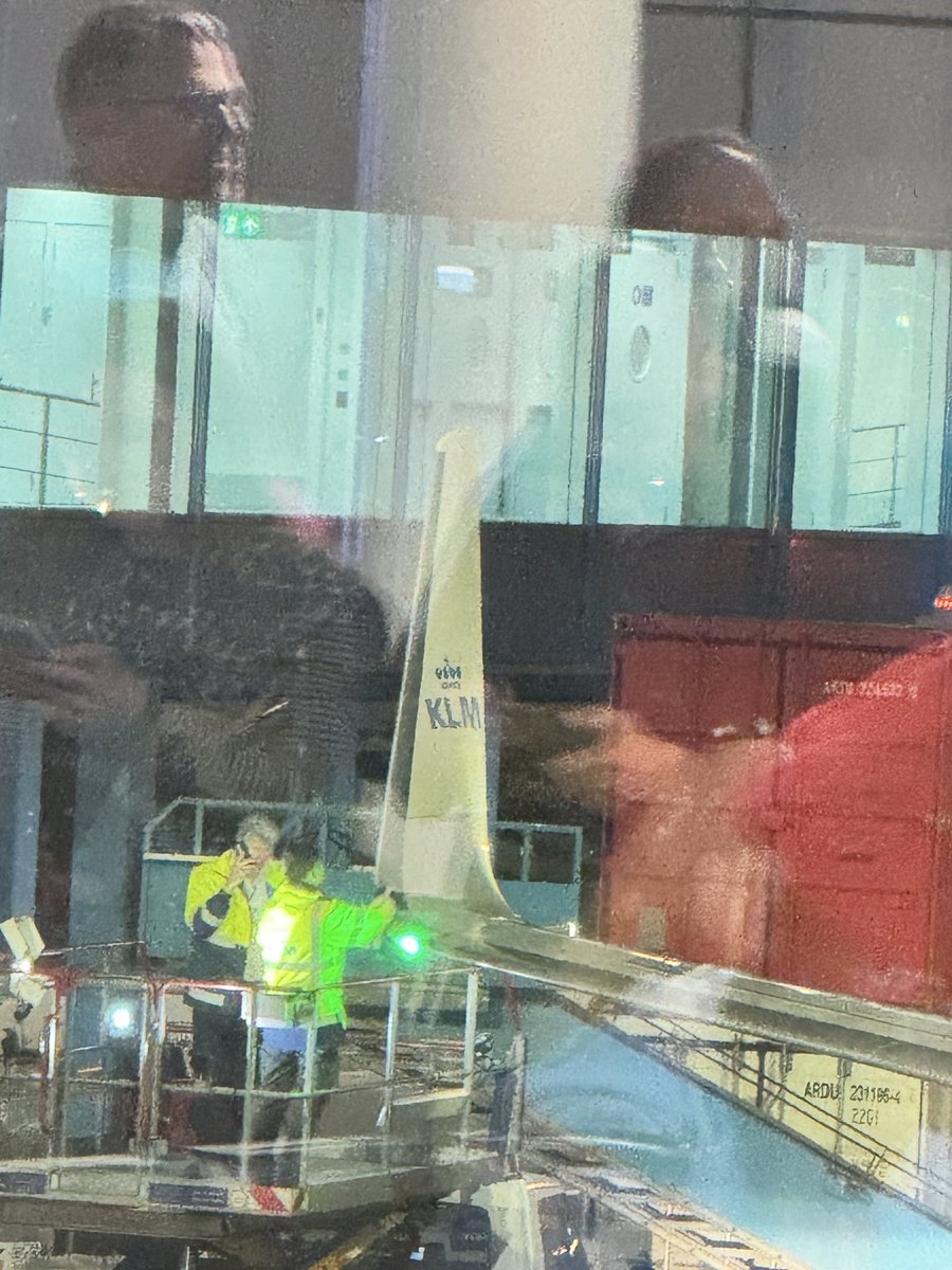 a_nandakishore's tweet image. Whats happening???
KL1171 AMS to BGO
@KLMAirlinesRBX 
Major issue!!! 🤦‍♂️
@SchipolAirport 
#FlightIssues 
#KLM