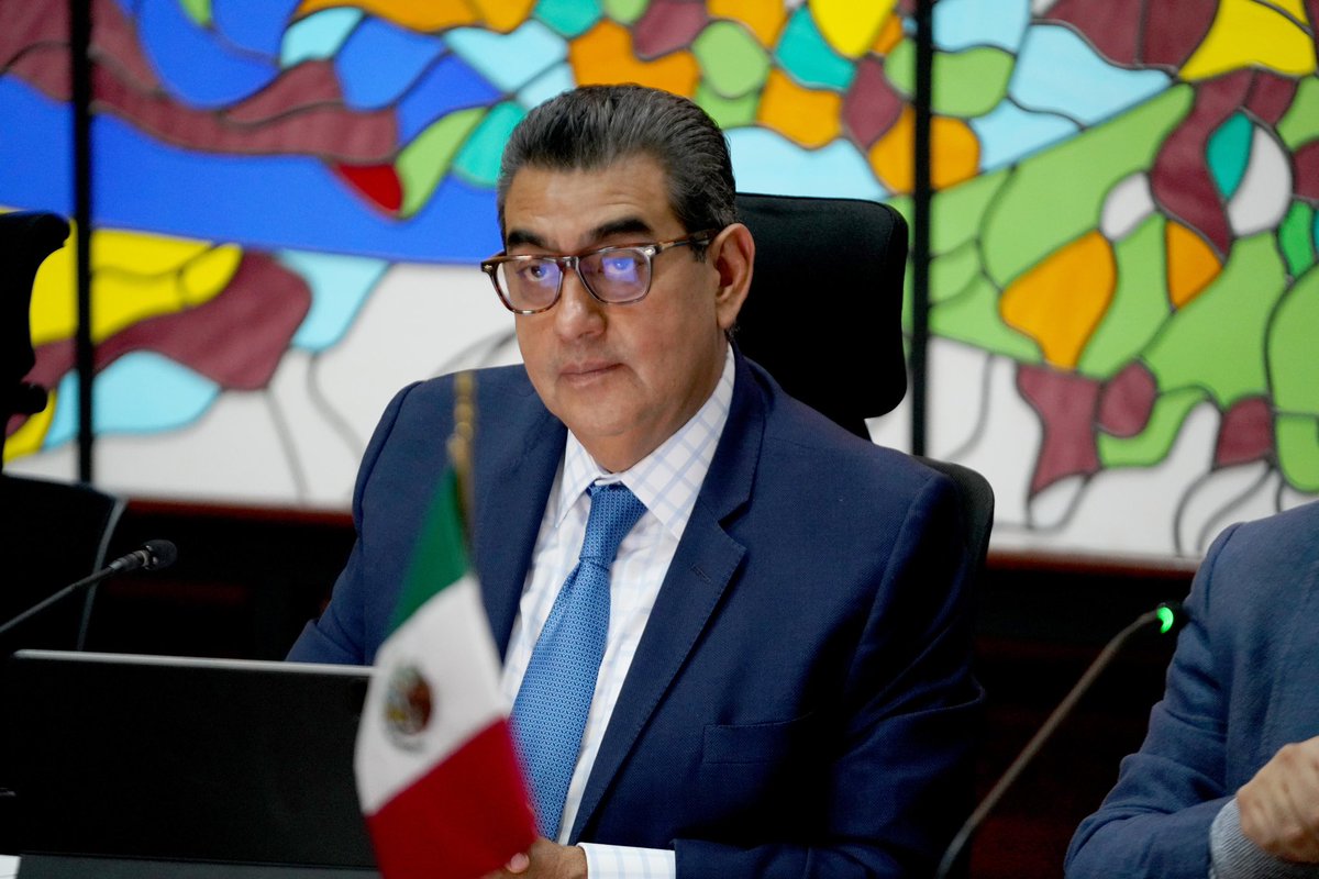 SergioSalomonC's tweet photo. Este viernes celebramos la Primera Sesión Ordinaria 2026 del @CC_INM , un espacio de participación que fortalece el diálogo entre autoridad y sociedad para avanzar hacia una política migratoria más sólida y efectiva.

En el INM estamos convencidos de que la #MovilidadHumana debe atenderse con orden, legalidad y pleno respeto a la dignidad y a los derechos humanos de las personas. Las recomendaciones, análisis y propuestas de este Consejo Ciudadano son fundamentales para enriquecer nuestro trabajo y construir políticas públicas más cercanas a la realidad que vive la población migrante.