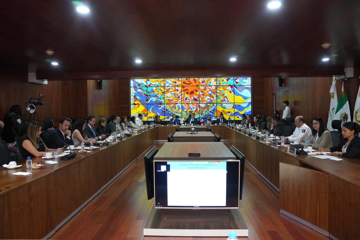 SergioSalomonC's tweet photo. Este viernes celebramos la Primera Sesión Ordinaria 2026 del @CC_INM , un espacio de participación que fortalece el diálogo entre autoridad y sociedad para avanzar hacia una política migratoria más sólida y efectiva.

En el INM estamos convencidos de que la #MovilidadHumana debe atenderse con orden, legalidad y pleno respeto a la dignidad y a los derechos humanos de las personas. Las recomendaciones, análisis y propuestas de este Consejo Ciudadano son fundamentales para enriquecer nuestro trabajo y construir políticas públicas más cercanas a la realidad que vive la población migrante.
