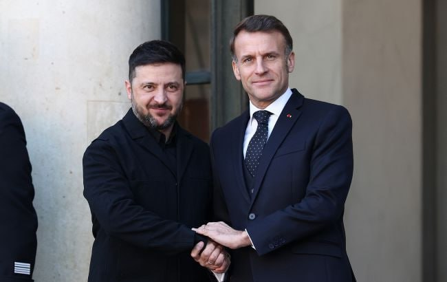 🇫🇷🇺🇦

"Après la réunion avec Emmanuel Macron, des décisions importantes ont été prises, mais elles ne seront pas rendues publiques pour le moment", —  Volodymyr Zelensky  

Selon le chef de l'État, tous les accords sur lesquels l'Ukraine comptait, en particulier en ce qui