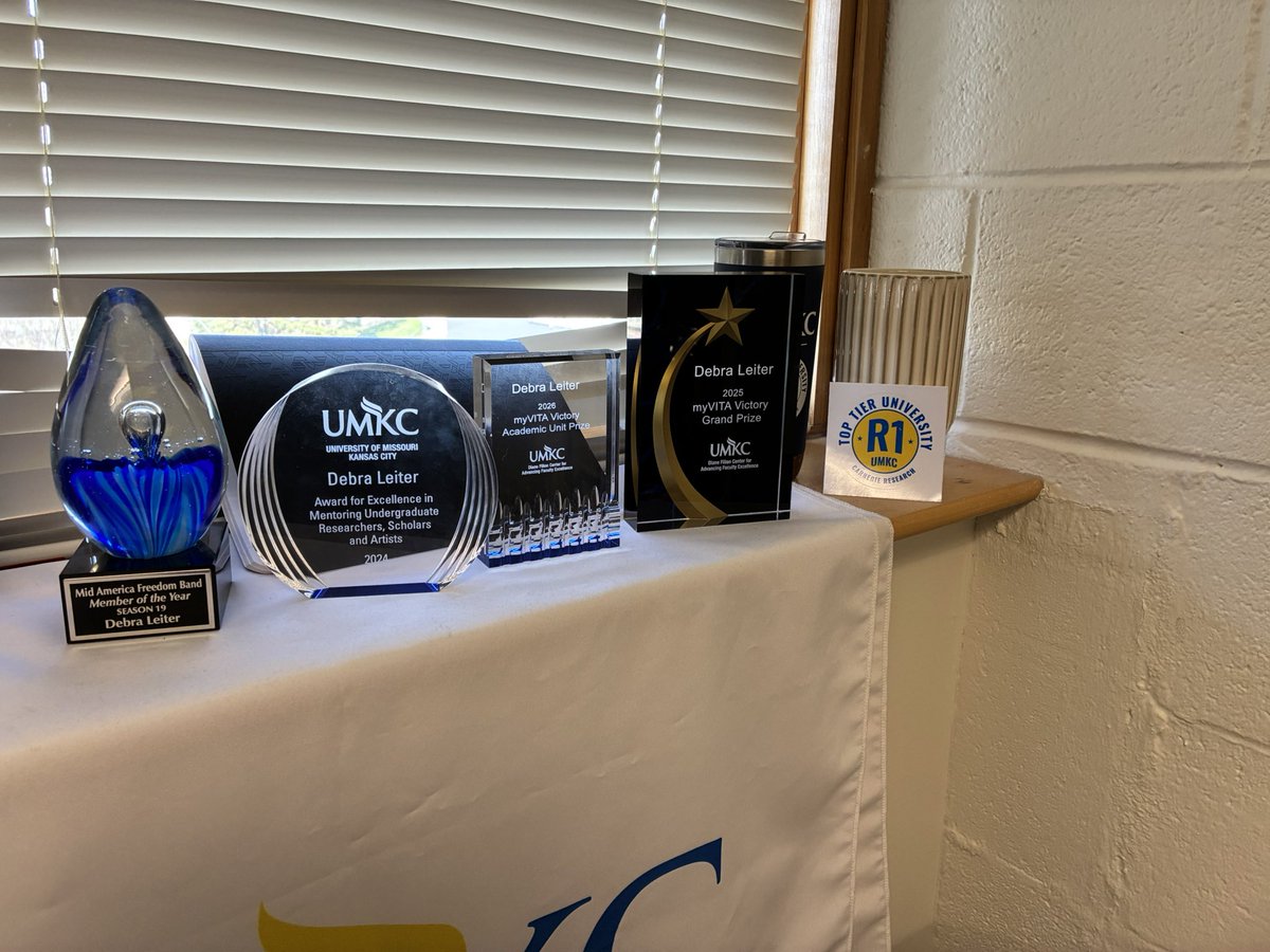 Debra Leiter tweet media