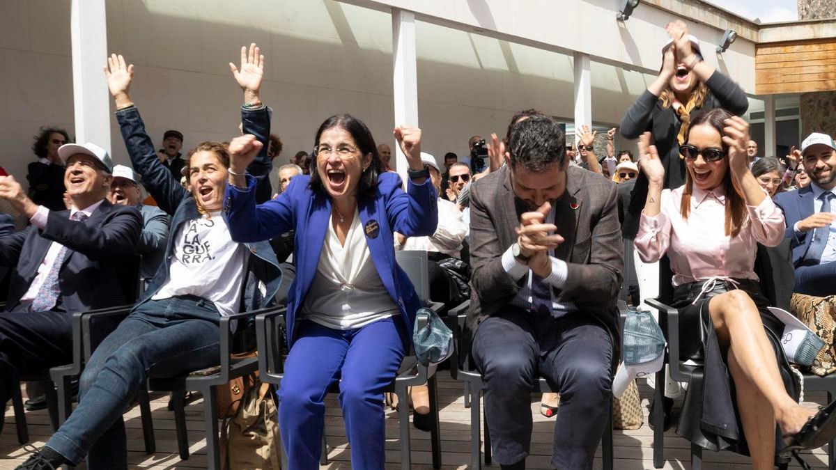 avtorresp's tweet photo. Felicidades a Las Palmas de Gran Canaria, que pasa a la fase final como candidata a Capital Europea de la Cultura 2031, y suerte a todas las finalistas.

Como canario me alegro de que esta ciudad abierta y cosmopolita pueda alcanzar el sueño que tuvo Jerónimo Saavedra, en 2010. 

Enhorabuena a mi compañera @CarolinaDarias y a todo el equipo que lo ha trabajado.