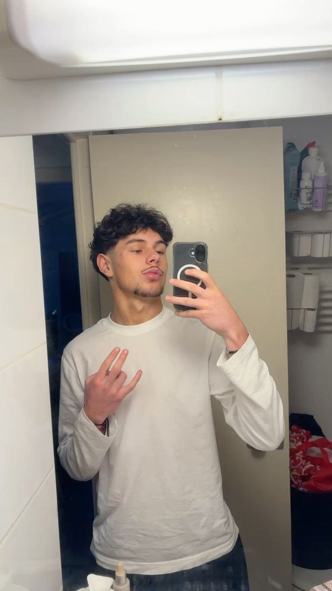 Charlie SmithX tweet media