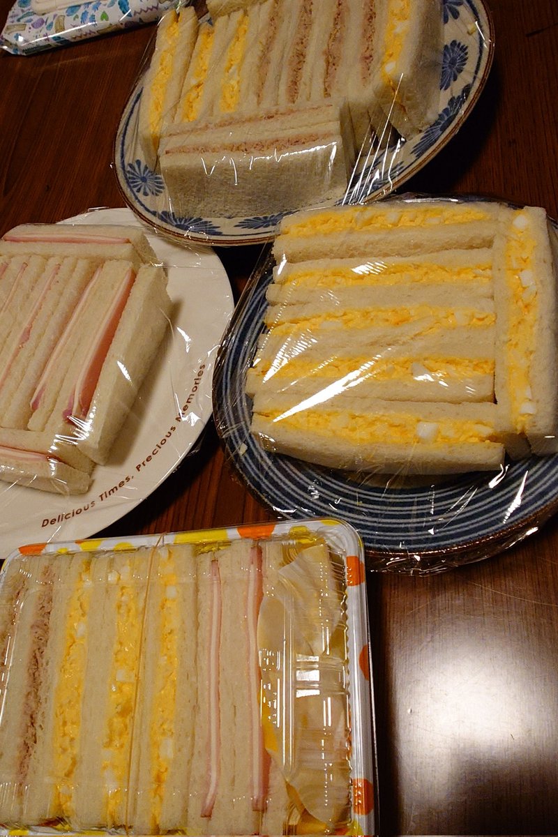 お弁当かんせーいヽ('ω')ﾉ三ヽ('ω')ﾉ

うちのお弁当は、基本サンドイッチですよヽ('ω')ﾉ三ヽ('ω')ﾉ