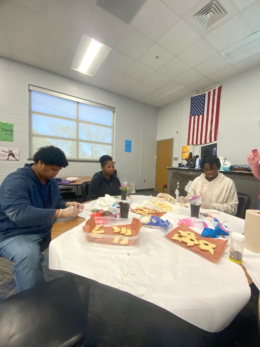 Edwards Academy tweet media