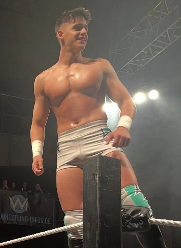 wresadam's tweet photo. Pro Wrestling Studs being absolute sluts in white!!! Pure Fucking GayBait !!!
#prowrestling #wrestlers #prowrestlers #wrestlingfetish #gaywrestling #hot #trunks #bulge #bulgemen #gay #thicc #whitetrunks #stud https://t.co/Kf3QNVdnx5