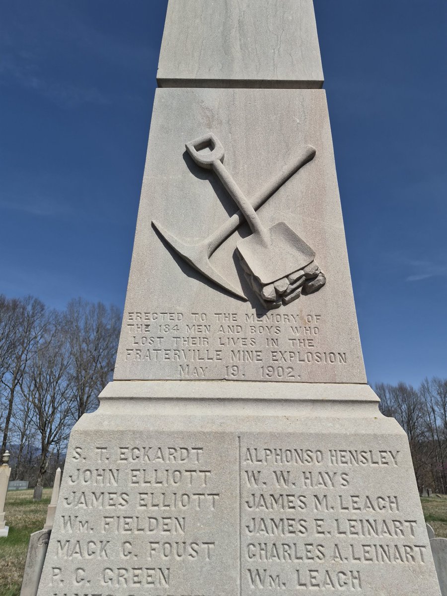 HopeEllis15's tweet photo. Historic Leach Cemetery in Rocky Top TN is where you will find what is called the miners circle.   It is where many of the miners are buried that were killed in the Fraterville Mining accident. https://t.co/iIwpKKnSP8