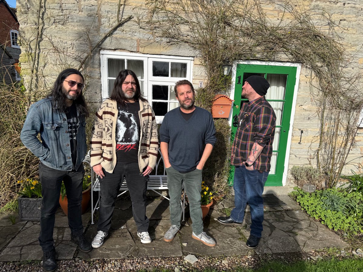 Kitten Robot Records tweet media