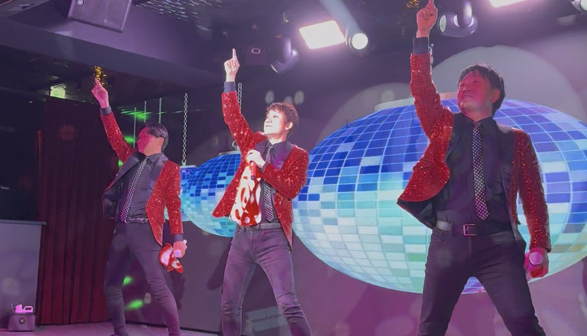 FreeFace_TOM's tweet image. 広島に新たに誕生したエンタメスペース【#ASPIRE】さんでのプレオープンイベント『歌謡曲ナイト』🎶
目を奪われる煌びやかな空間は広島の新しいエンタメを発信して行く予感がする素敵な場所！
共演させて頂いた　#泉田文佳 さん、#香取優希 さん、#悪女時代 さん、ありがとうございました‼️