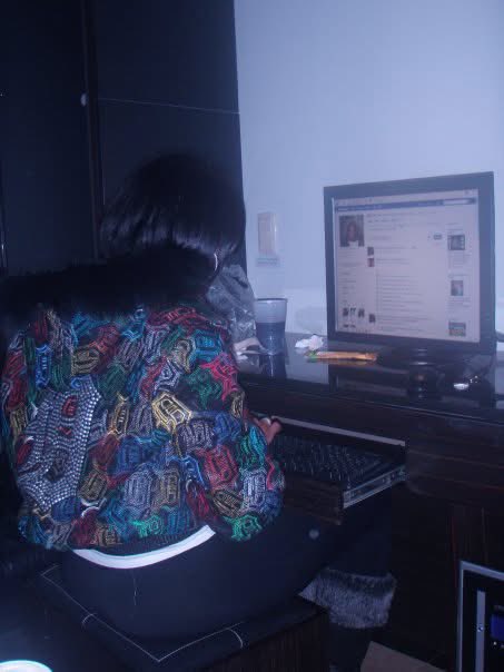 prmade313raised's tweet image. #313Day checking my Facebook! #fbf 2010! Stationed in Korea! Rep the D wherever I go!