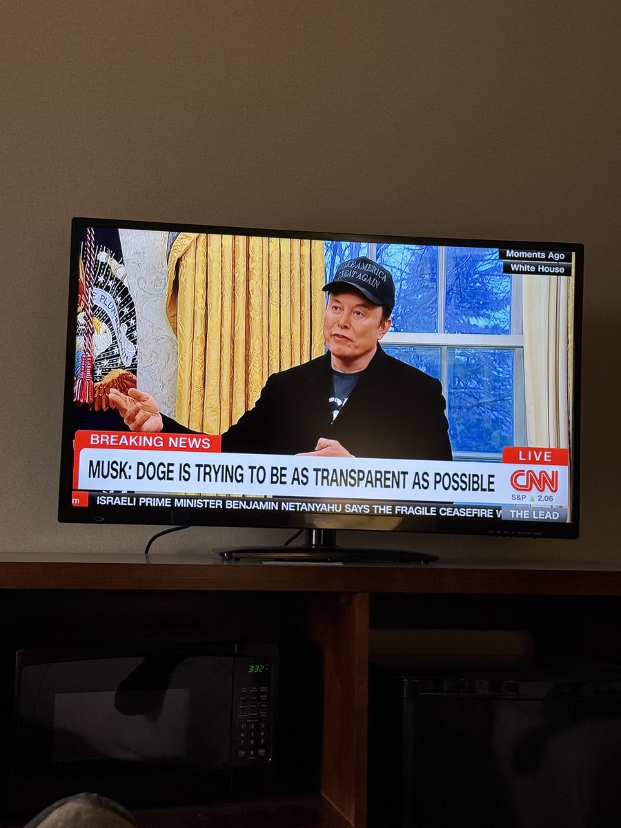 robertm2377's tweet photo. Transparency what oh, that’s it that is it Elon get out!!!!! oh shit🥸 transparency get out https://t.co/K3ewp6IfT5