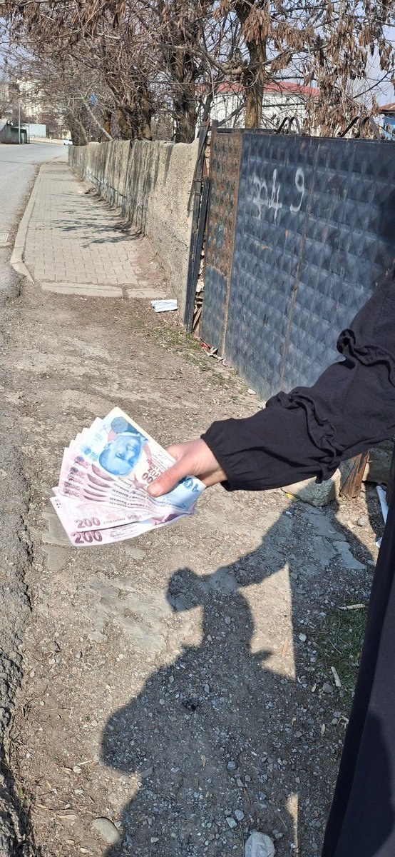 #ZEKAT DAĞITIMI 
Bugün 13.03.2026 Cuma  
M/C Hayırseverimizin  ZEKAT Emanetini İlimizdeki İhtiyaç Sahibi Ailelerimize Teslim Edip Hayır Dualarını Aldık 🤲🤲🤲
#Zekat #İlimizeHayır  #Bereket"#maviay <a href="/Raydin33/">ramazan aydın</a>