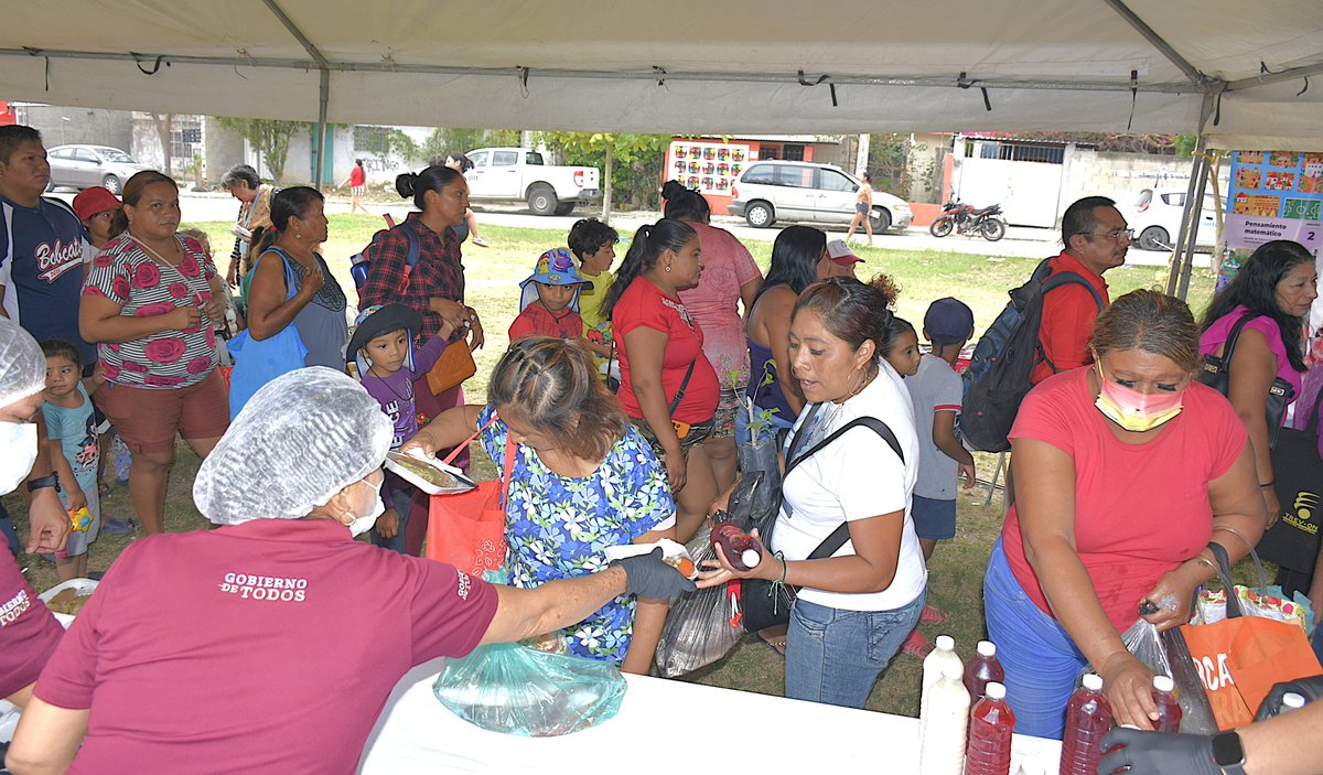 apicampeche's tweet image. En el marco de la #CuaresmaDeTodos que hoy benefició a familias de la colonia Leovigildo Gómez, distribuimos de manera gratuita desayunos y aguas naturales, elaborado por personal del CDC “Pilares” Lerma, a cargo de #APICAM. (1/3)