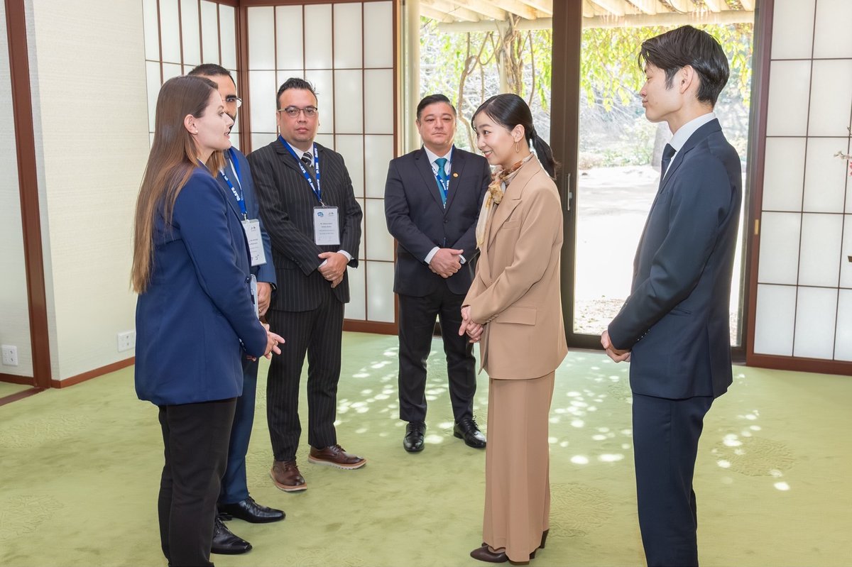 ImperialJPNfan's tweet photo. Princess Kako met 10 Brazilians with the "Juntos!! Latin America &amp; the Caribbean Exchange Program for Promoting Understanding of Japan" at the Akishino residence on February 20, 2026. The members support the Nikkei community.
📸 https://t.co/0cRy0dNccn
📸 https://t.co/lND4Yo1Ltg https://t.co/B8Ci84BQ59
