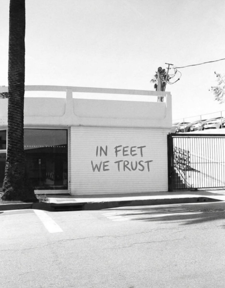 FeetFinder.com tweet media