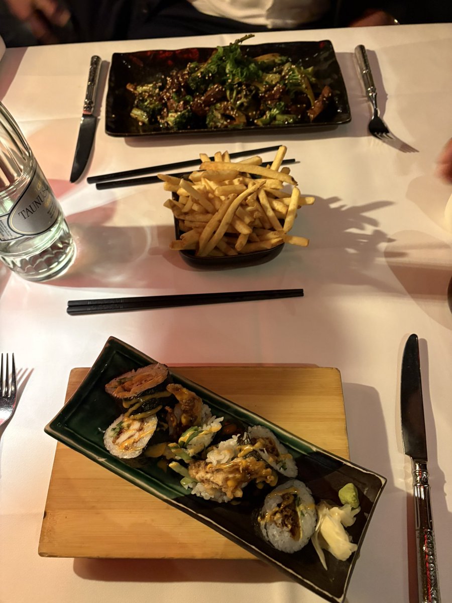yourgermanmuse's tweet photo. My beloved wasabi fries 🍟. https://t.co/Ra2KLwrYUg