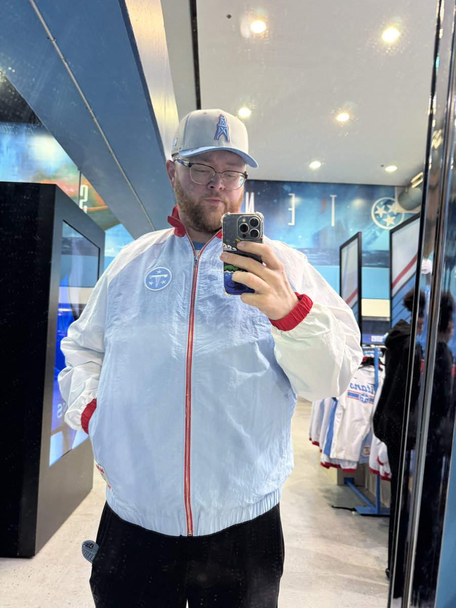 EsportsValen's tweet photo. Nah chat, this one goes crazy. https://t.co/LrYMtRGmFU