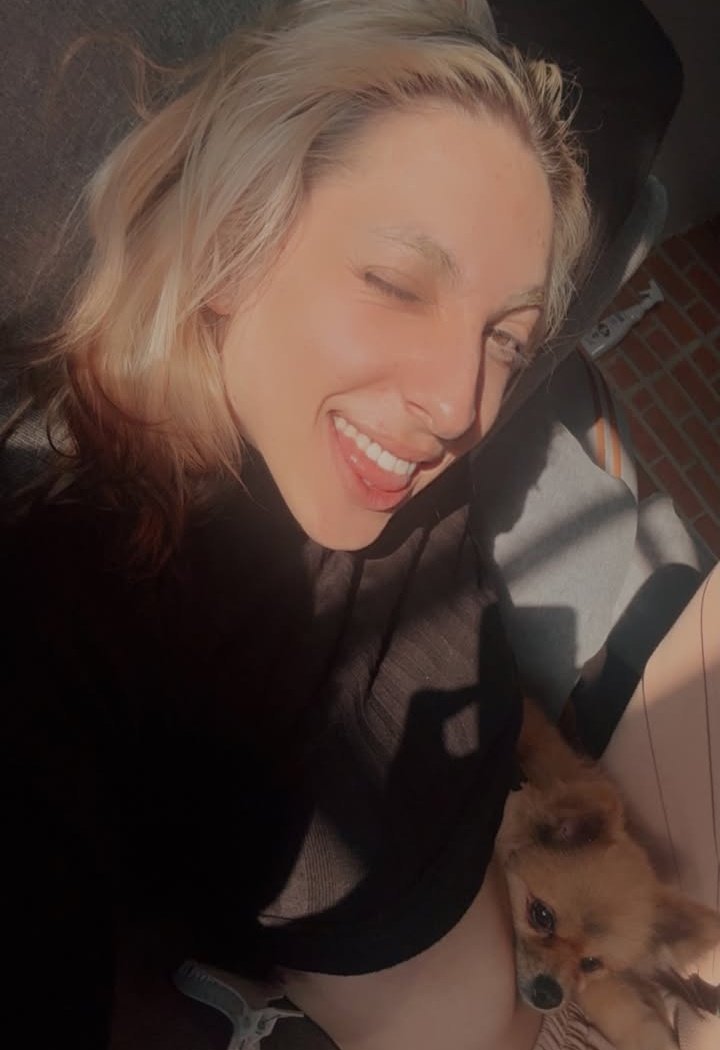 oiNiras's tweet photo. fico gag de ver como a bea é bunita. https://t.co/mj6N2Gje1L