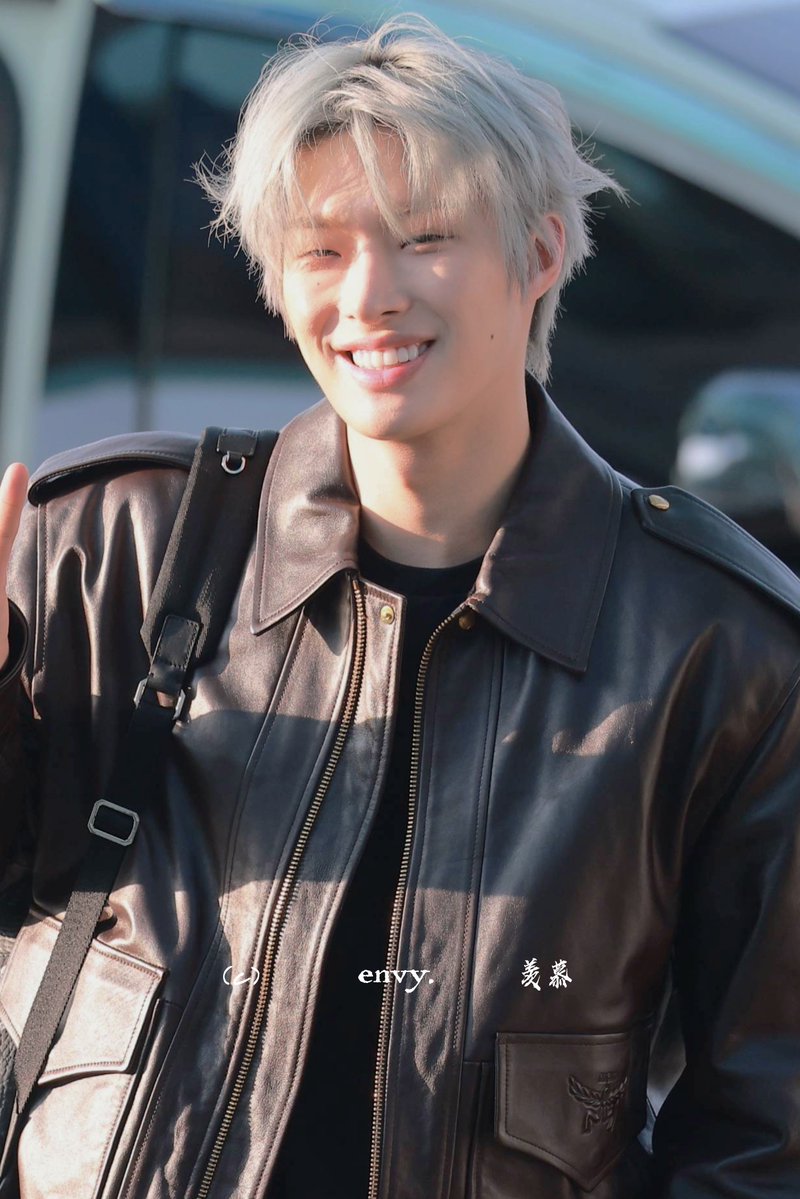 𝐞𝐧𝐯𝐲. tweet media