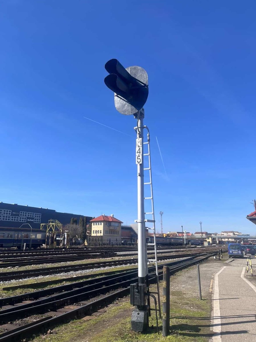 Signal of the Day 🚦🚥🚂 tweet media