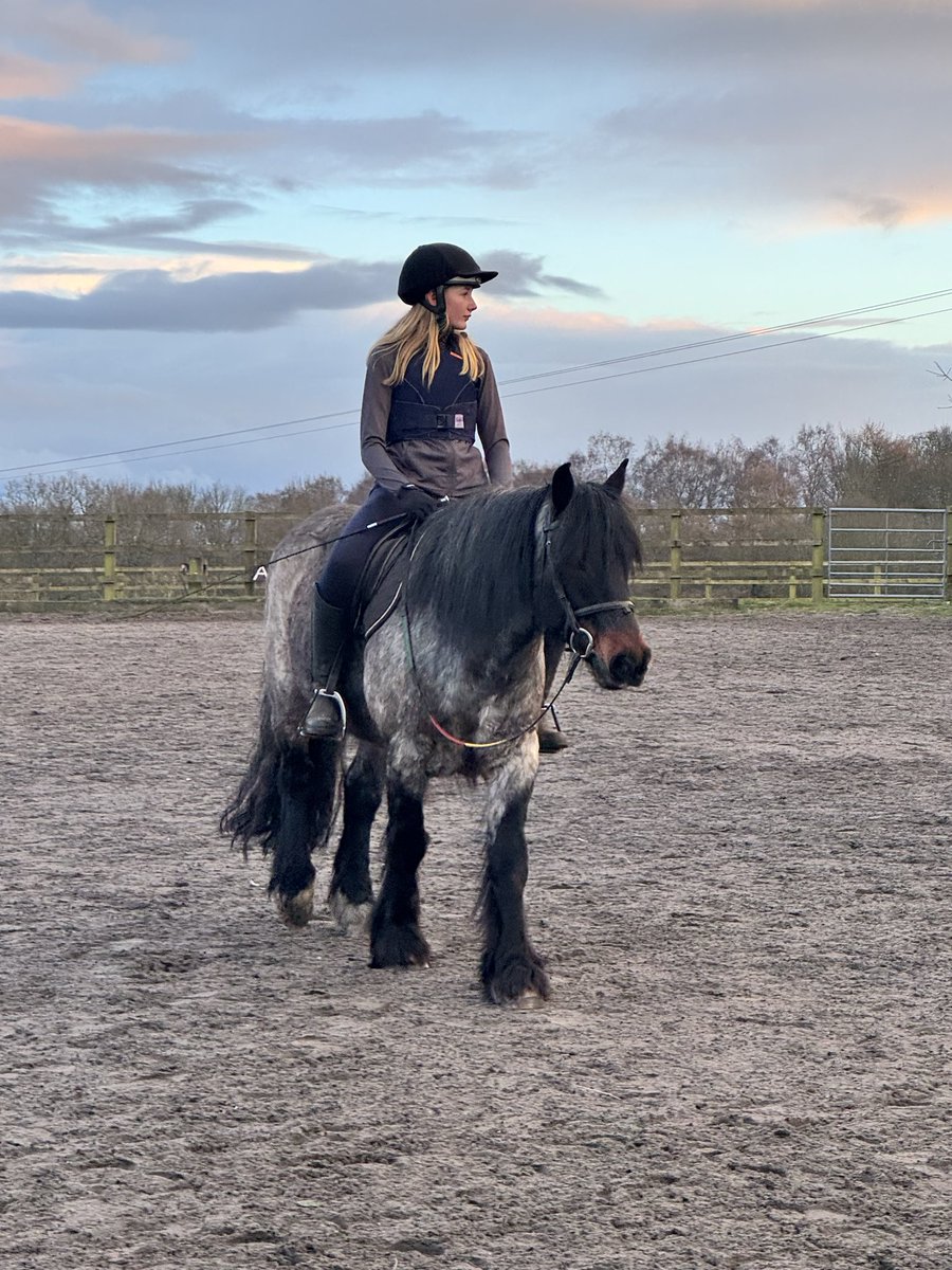 Freja Thackray tweet media