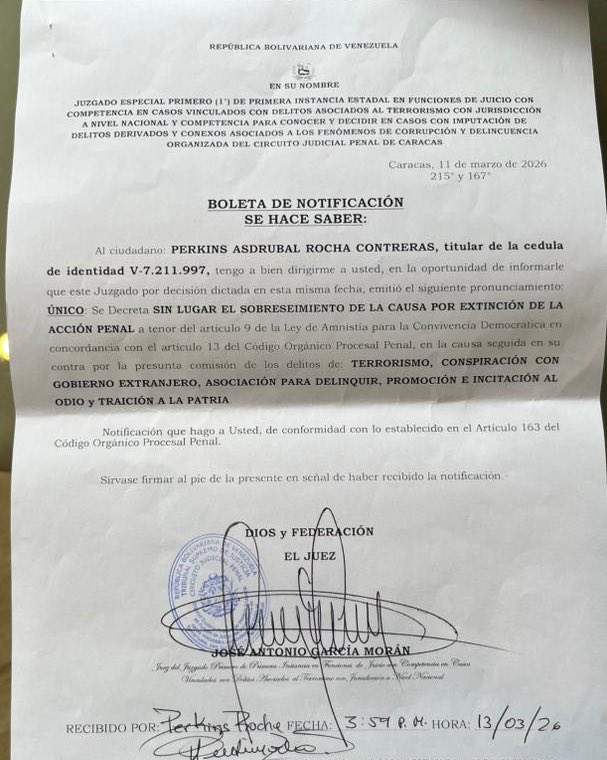 Hoy 13/03/2026 mi papá, <a href="/PerkinsRocha/">Perkins Rocha</a> recibe la resolución que rechaza su solicitud de acogerse a la ley de amnistía. 

En Venezuela se siguen violando derechos humanos día a día, nada ha cambiado, hay cientos de presos políticos esperando por justicia. 

El régimen tiene miedo.
