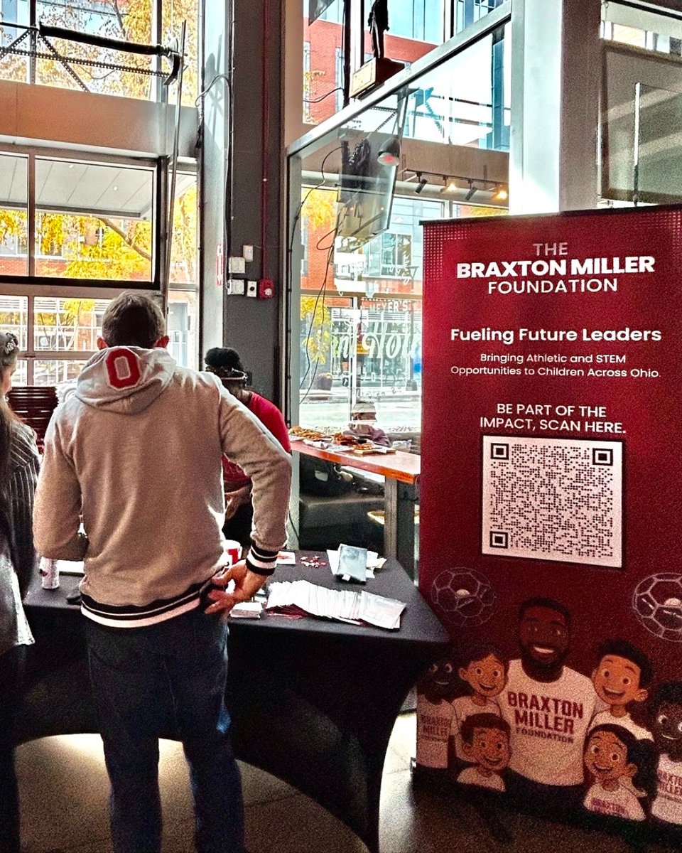 UrbansPintHouse's tweet photo. From #5 on the field to 5 years of giving back. 
Urban Meyer's Pint House is proud to support @BraxtonMiller5 and The Braxton Miller Foundation for their incredible work to create opportunities for the next generation through STEM, sports &amp; mentorship. ➡️ https://t.co/ZHRihXiCgQ https://t.co/U4phbzgIDL