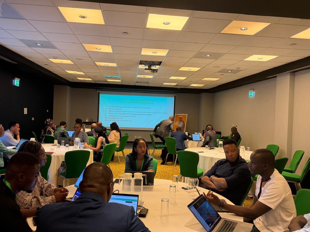 AU_HHS's tweet photo. Over the past 2️⃣days, Experts reviewed progress, identified coordination gaps & shared key lessons.
They also agreed on joint priority actions & explored ways to strengthen #AUCCM coordinated advisory role in advancing migration governance across Africa.
#Migration4Dev’t https://t.co/kYp0nHZMs7