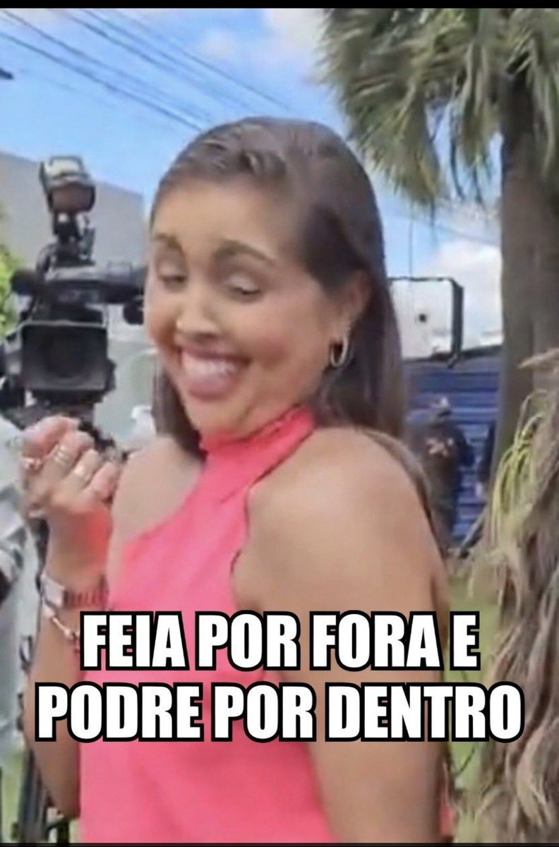 Oi <a href="/BandJornalismo/">Band Jornalismo</a> , <a href="/bandnewstv/">BandNews TV</a> essa sujeita nojenta trabalha aí?