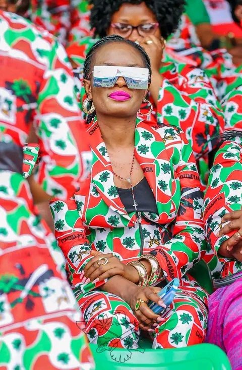 Ingabire Astrophysicien ☄️🕳️🛶🇧🇮 tweet media